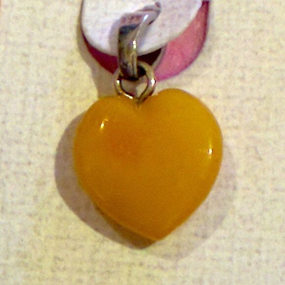 Vintage butterscotch amber valentine heart pendant sterling 1/2” new old stock - Picture 2 of 8